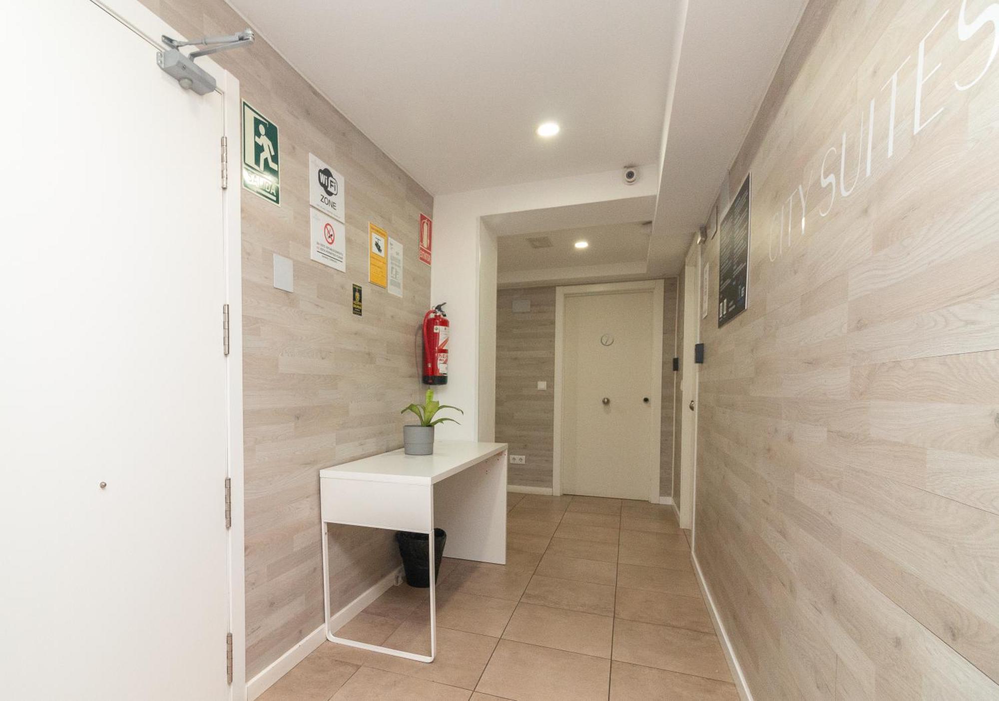 Bet Apartments - Abastos Valencia Exterior photo